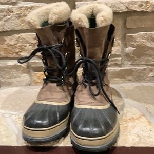 Men’s Sorel Caribou boots size 11